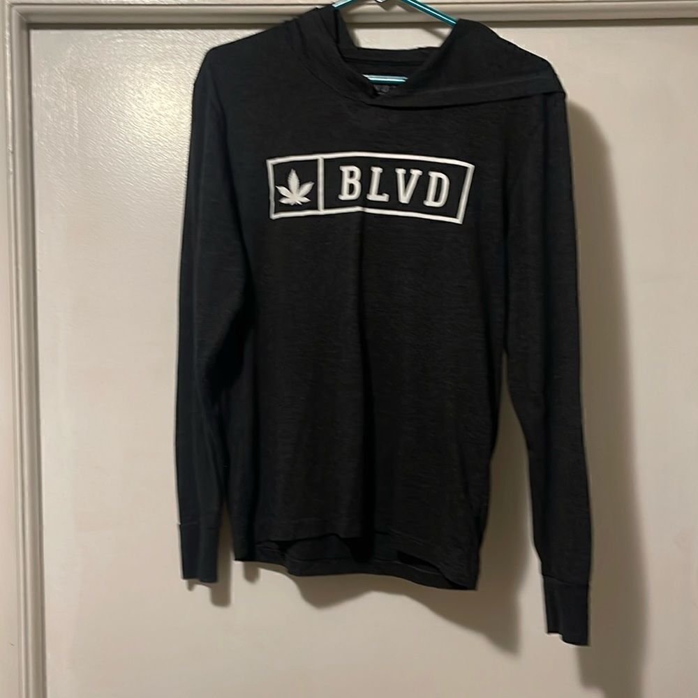 BLVD long sleeve hooded shirt small